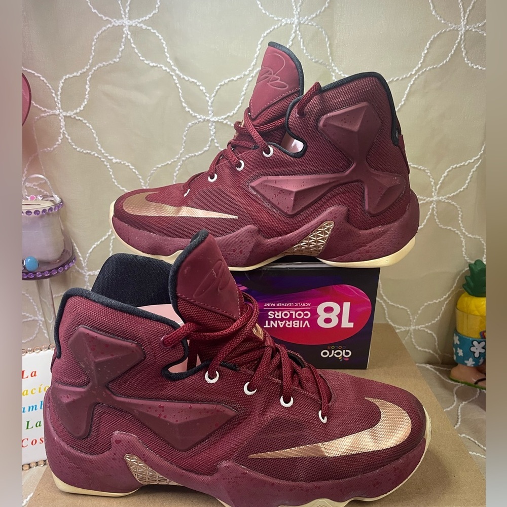 Lebron 13‎ Maroon and Gold size 6.5 Y Kids - Picture 2 of 11